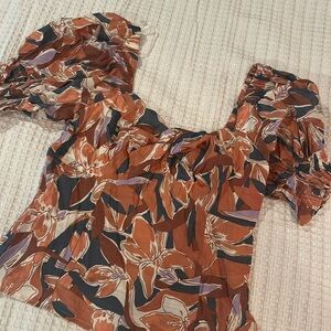 PUFF SLEEVE FLOWER TOP